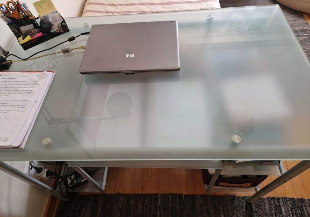 Secretaria e cadeira