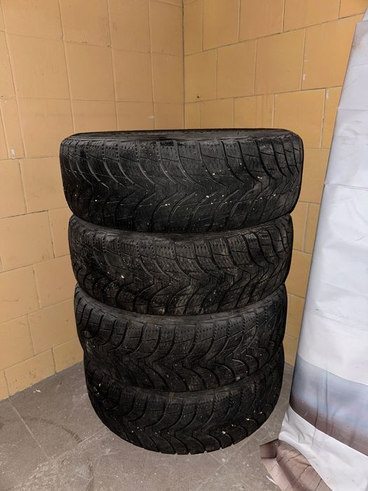 Диски 4:114.3 r15 з гумою зима 195/60