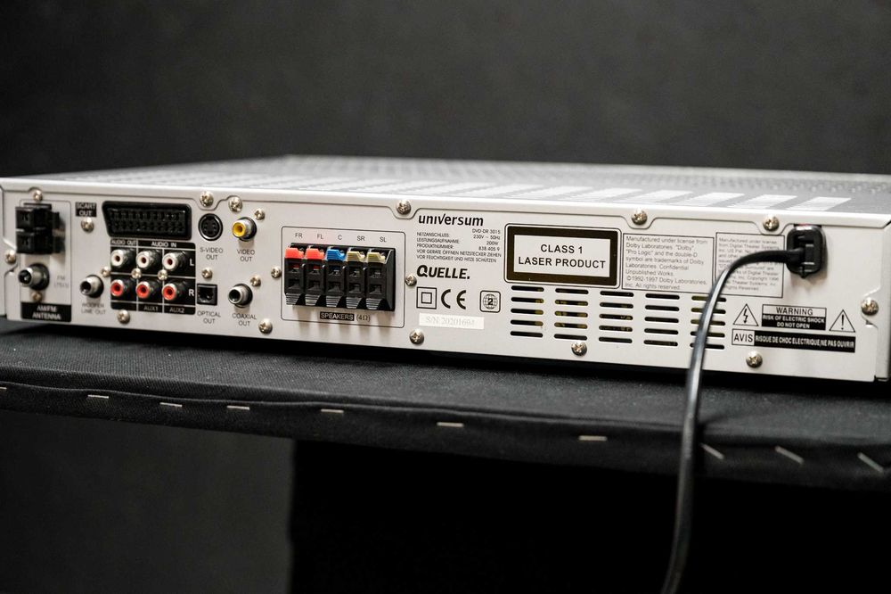 Odtwarzacz DVD wzmacniacz i tuner UNIVERSUM DVD-DR 3015