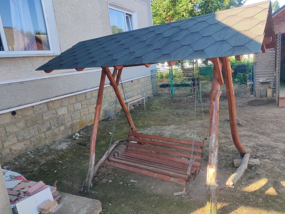 Продам Гойдалку ,потребує дрібного ремонту