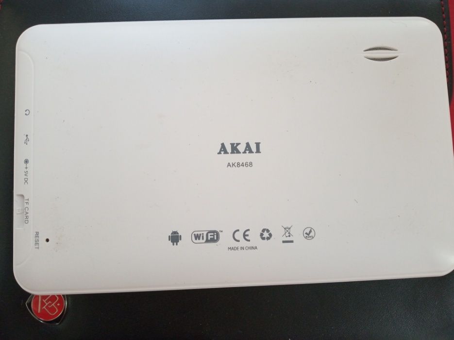 Планшет AKAI AK8468 плюс чехол