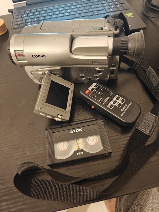 Canon V400E retro kamera wideo, stan nieznany.