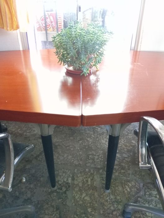 Mesa de jantar ou reuniões