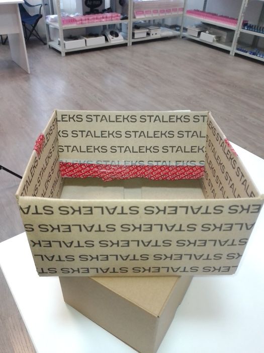 Продам коробки,бокси для інтернет магазинів,з лаків та зі Сталексу