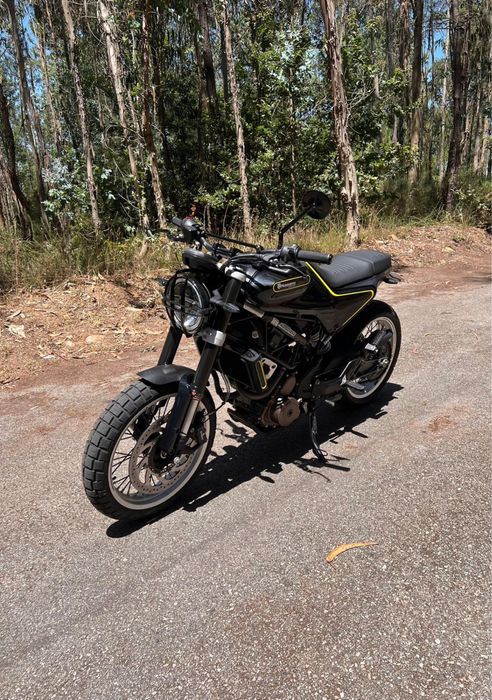 Husqvarna Svartpilen 401