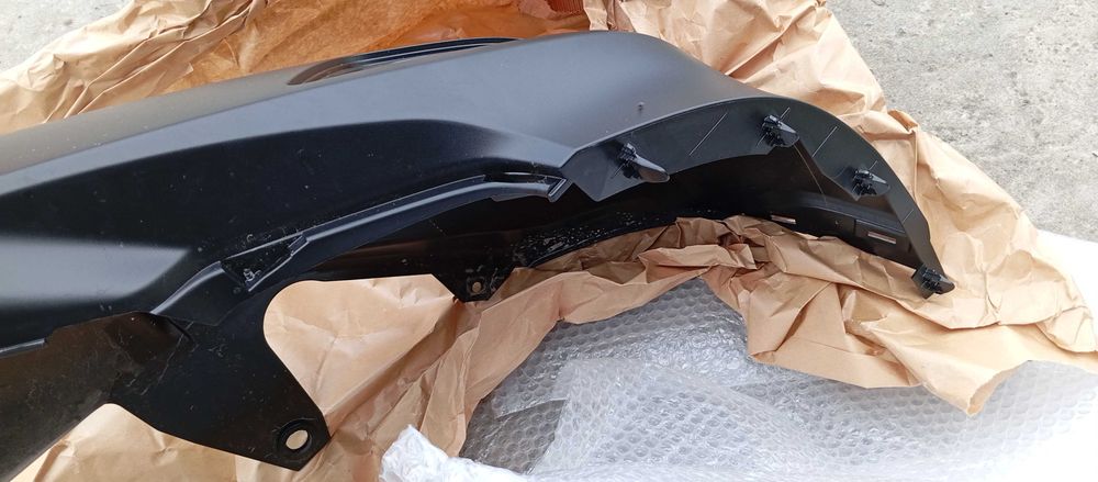 Накладка бампера TOYOTA 76851WY030 LC300: 7 500 грн. - Бамперы