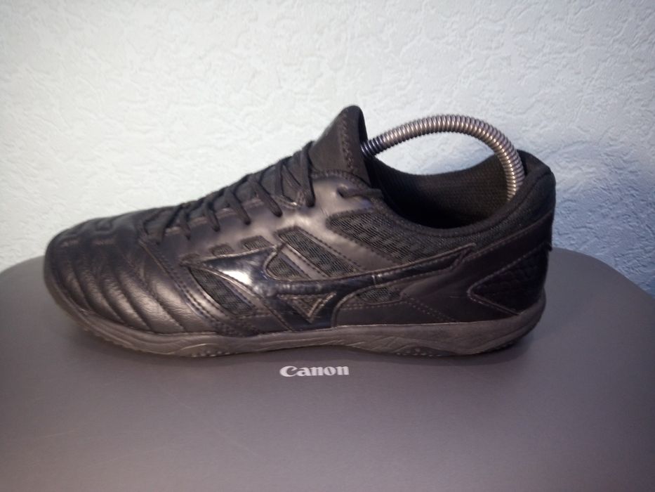 Сороконожки футзалки  Mizuno