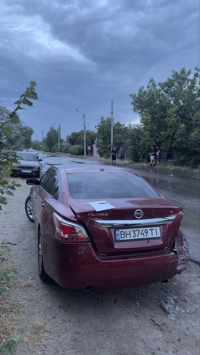Срочно Nissan altima 2015