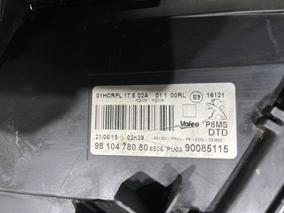 Фара передняя правая Peugeot 3008 2 5008 2 / 2016 - 2020 г.