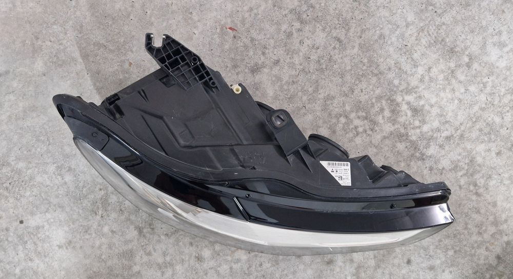 Farol Bi-Xénon Direito Audi A6