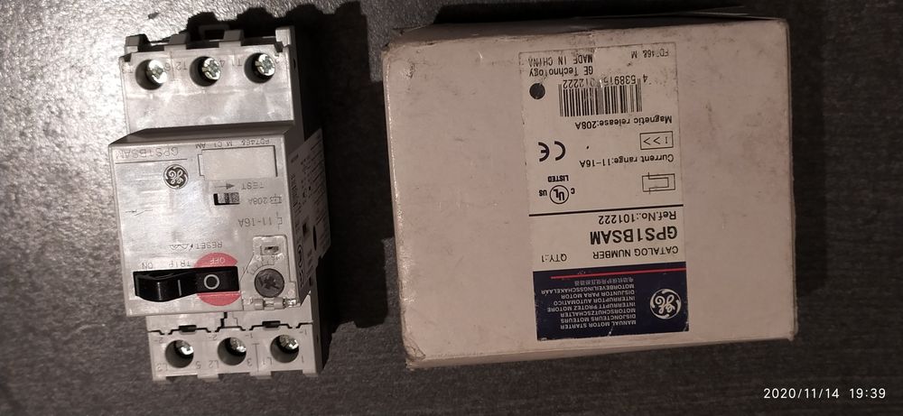 8  Disjuntores  eléctricos. Novos