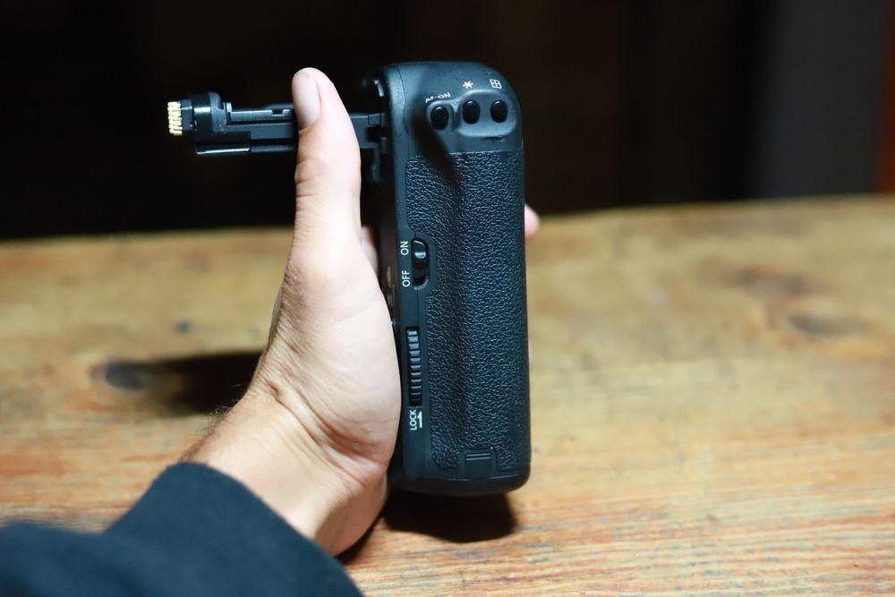 Punho vertical grip canon 6d mark 2 battery