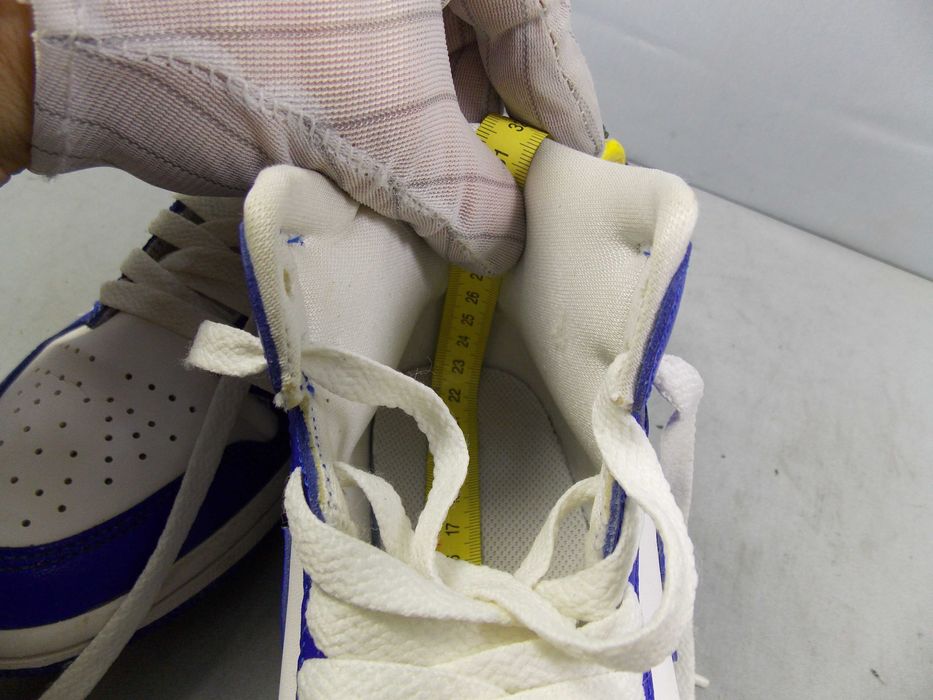 Air Jordan 1 Mid Kentucky Blue