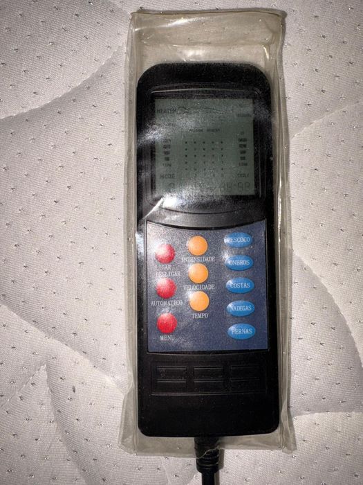 Cama com colchão vibratório, roupeiro , comoda , mesas de cabeceira