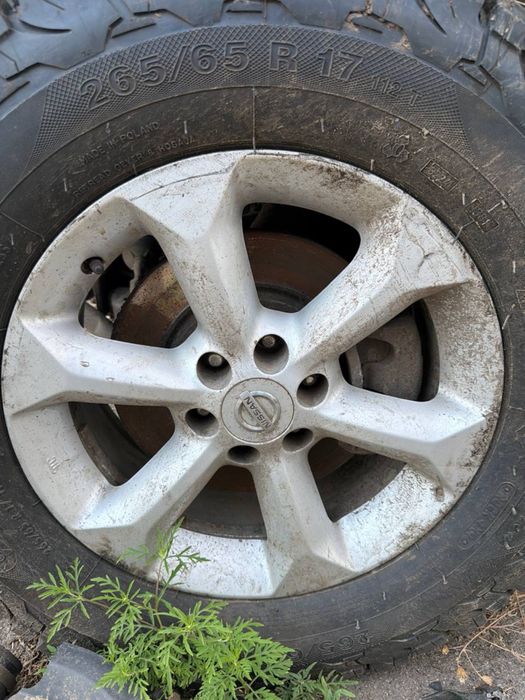 Поворотний кулак (цапфа) зі ступицею передній лівий Nissan Pathfinder R51 / Nissan Navara D40