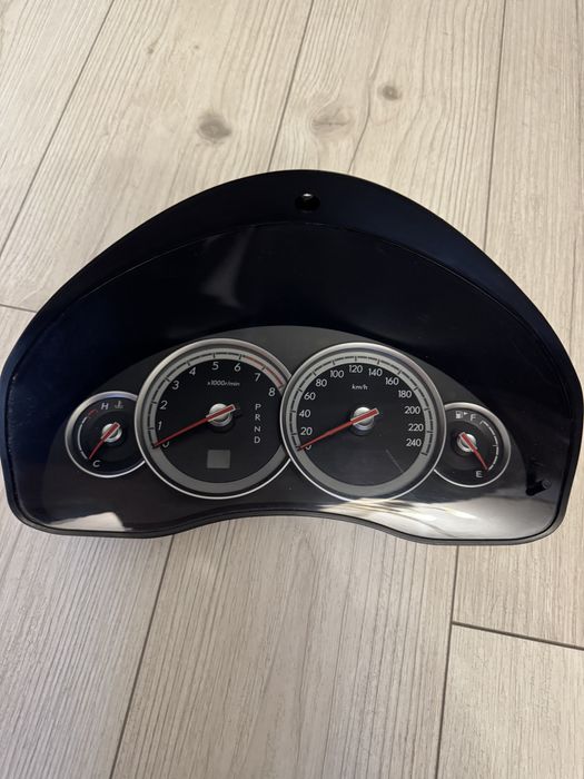 Парель приборів Subaru Outback 2004