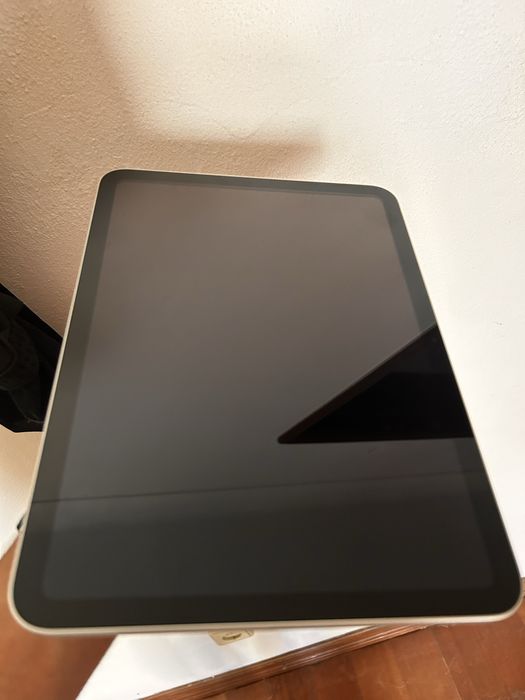 Ipad A16 128GB com caixa e cabo usb-c