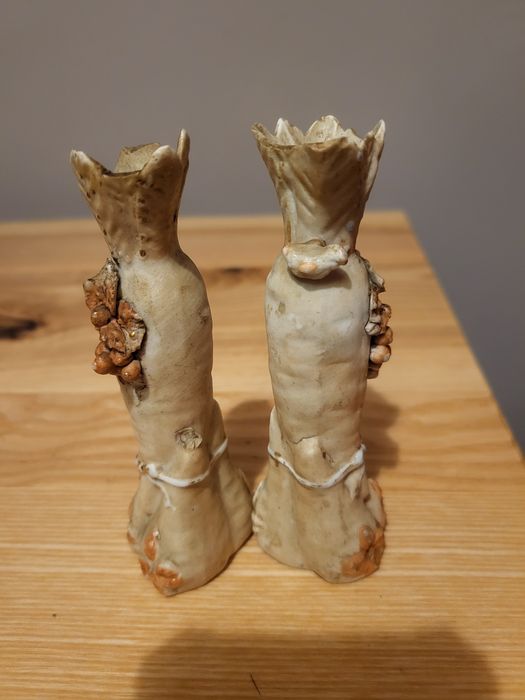 Ceramiczne wazoniki w stylu secesyjnym