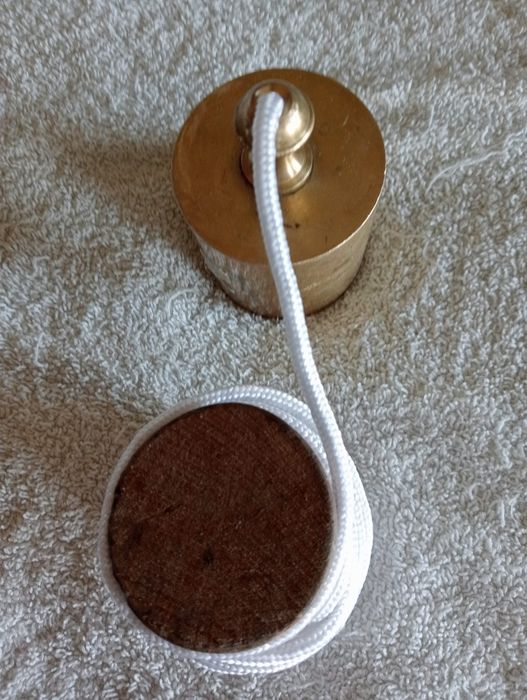 Selling a mason's plumb bob.64738476998659123