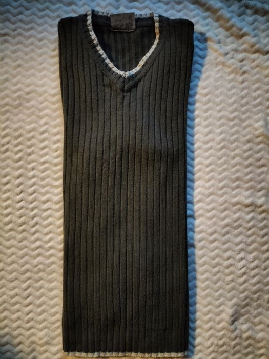 Męski sweter pulower w serek szary L