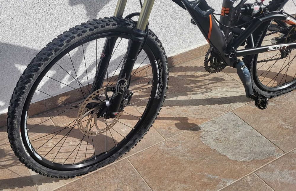 Vende se Bicicleta Scott FX20