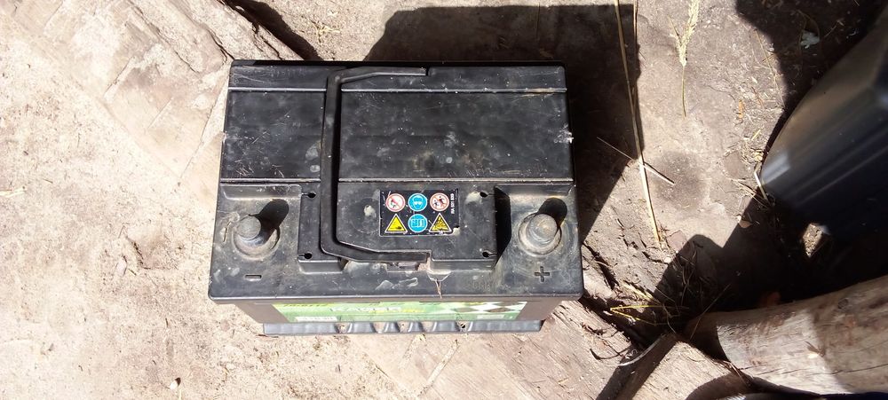 Продам акумулятор 60