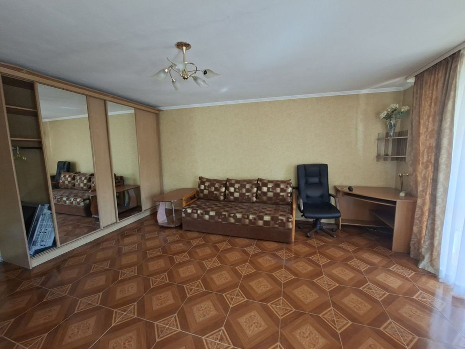 Срочно продам 1 ком кв-ру пр.Небесной сотни