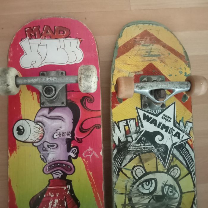 Vendo dois skates