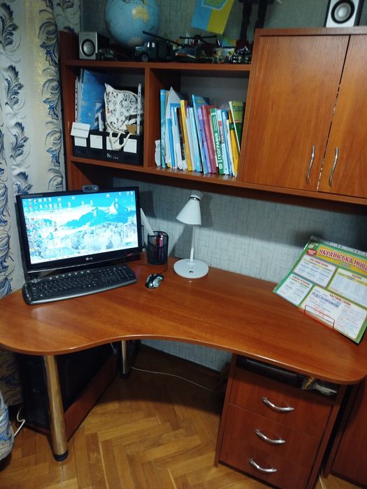 Продам стіл комп'ютерний