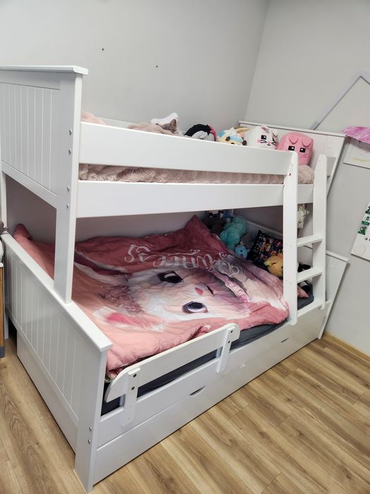 Łóżko piętrowe ( spanie 120 i 90 ) szuflada lub dodatkowe łóżko.  Pożądane ( 22mm deski)