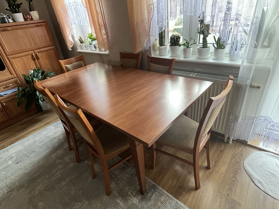 Stół rozkladany+ 6 krzeseł