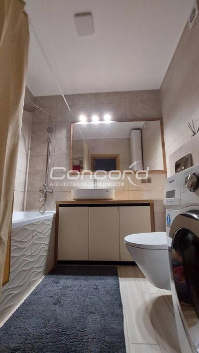 Воскресенська вул., 18, ЖК "Паркові Озера"