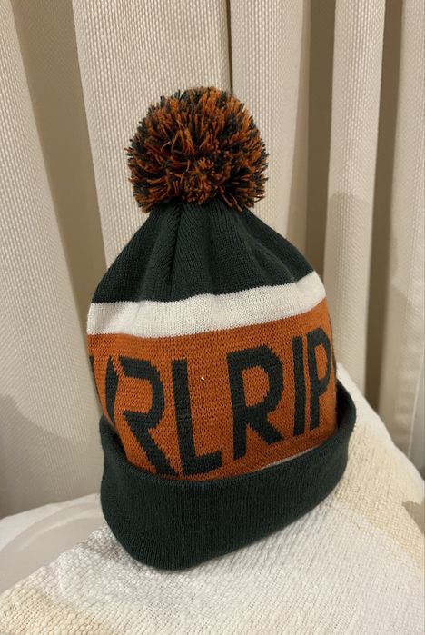 Gorro Ripcurl com pompon verde e laranja