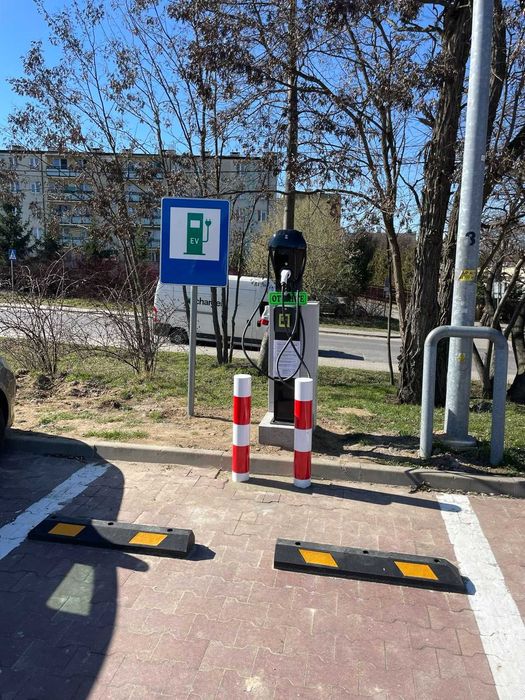 Stacja ładowania EV – szybki montaż w 30 dni. SKIERNIEWICE
