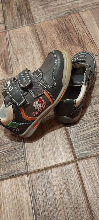Nowe buty dla chłopca 25 clibee