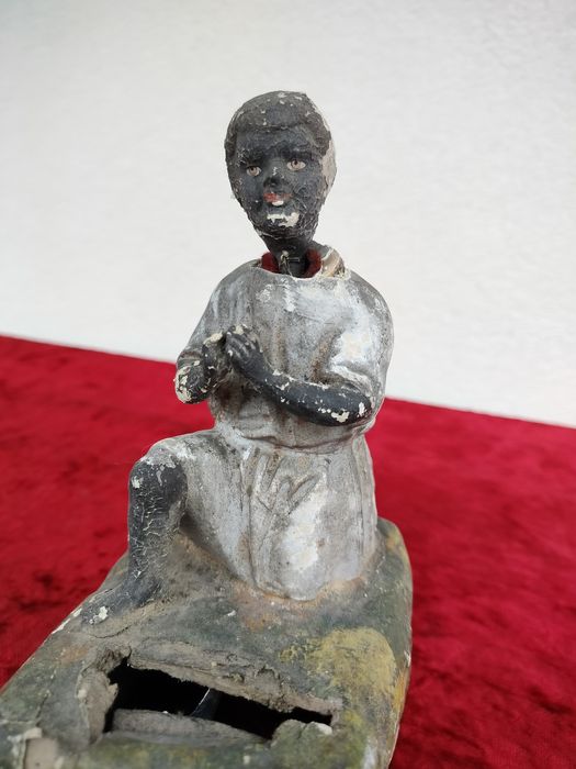 Stara przedwojenna skarbonka koscielna murzynek kiwajacy główka