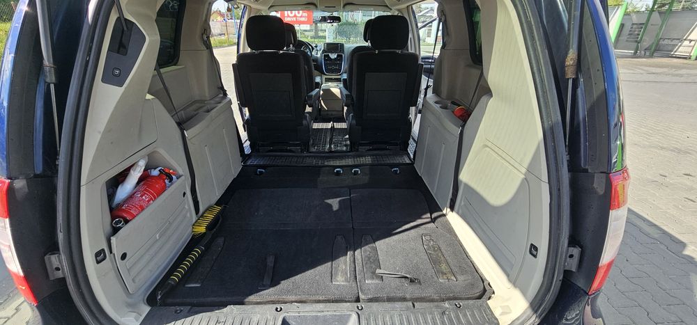 Chrysler Town Country Voyager  7 osób gaz