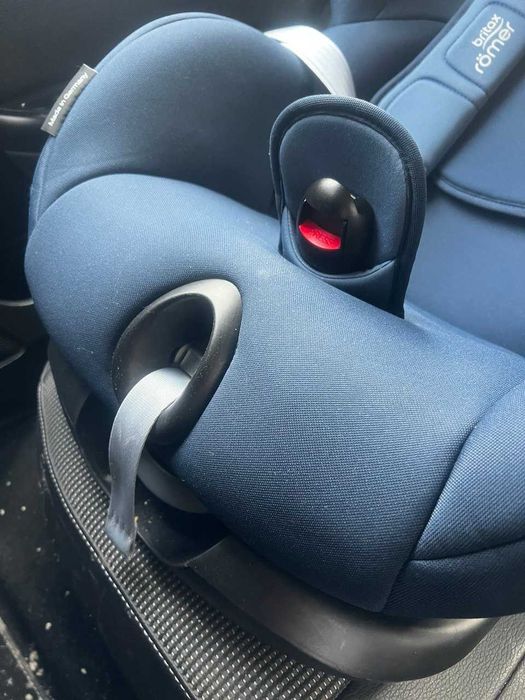 Fotelik dziecięcy Britax Romer Trifix 2 i-Size Night Blue -  stan bdb