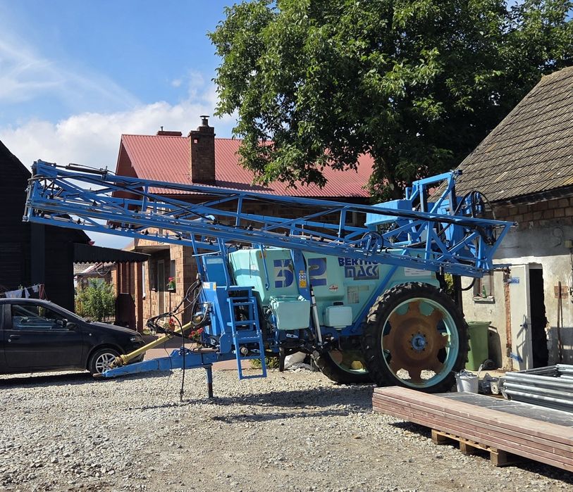 Opryskiwacz Berthoud Mack 3200l 27-24m