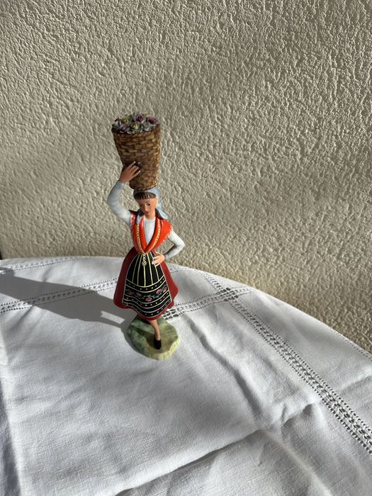 Boneca de porcelana Vista Alegre (antiguidade)