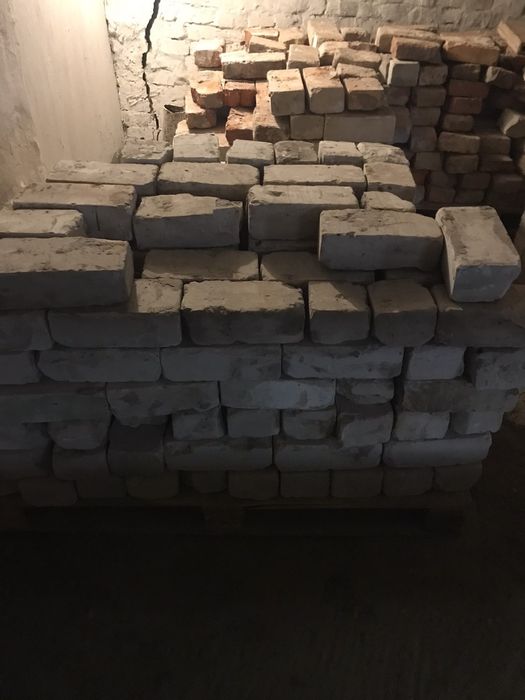 Продам кирпич бу силикатный и красный чищеный