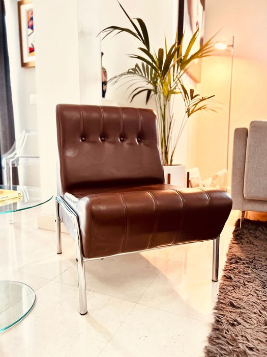 Conjunto de sofá e duas cadeira individuais vintage