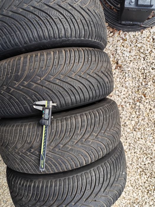 Opony  205/55R16 4szt 5-6mm