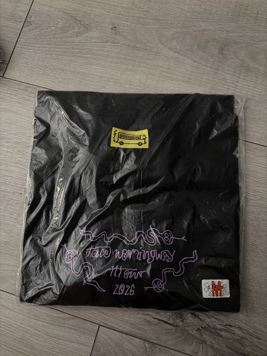 taco hemingway merch tttour reptiliański trójkąt t-shirt koszulka 2020 limitowana