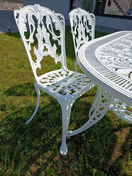 Mesa e cadeiras de Jardim