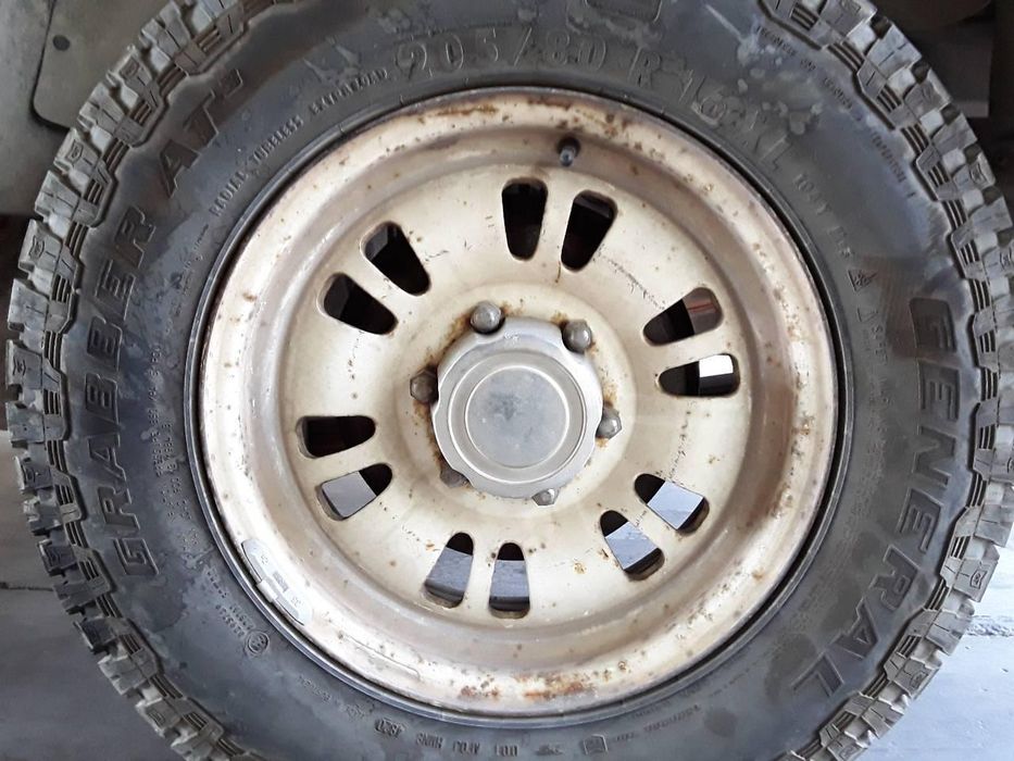 pneu mitsubishi L200 K34T
