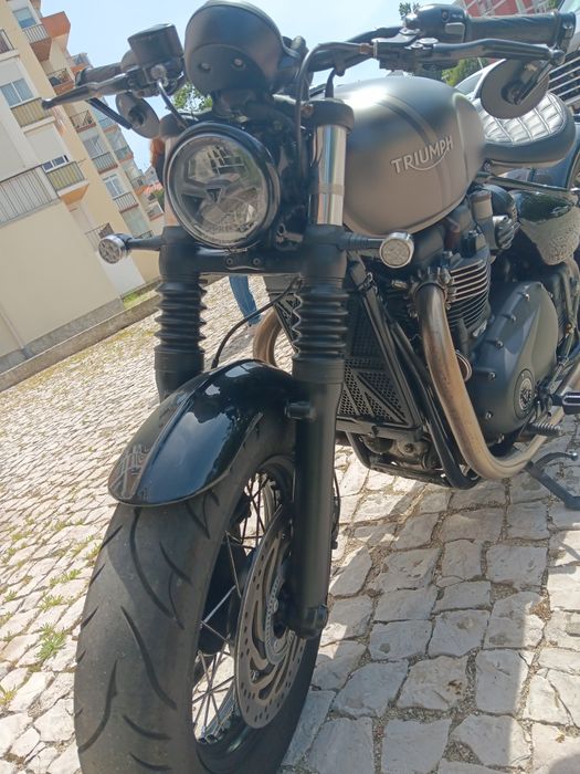 Triumph bobber 1200