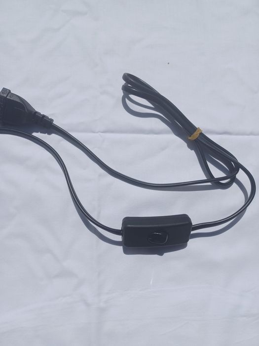 Przewód kabel z wtyczką i wyłącznikiem