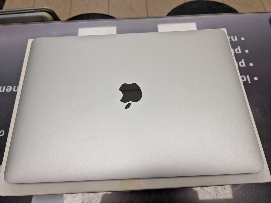 Macbook PRO 13 2017/ i5 2.30 GHZ/ 8GB/ 120GB/ czytaj uważnie opis