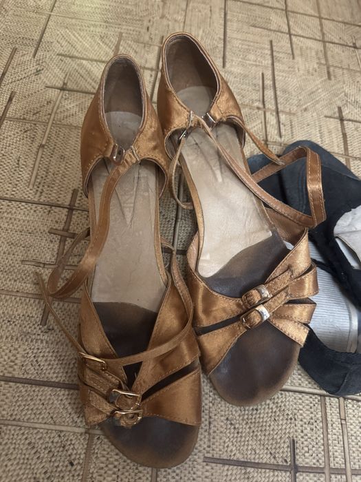 Туфли бальные, 39женск. на каблуке.